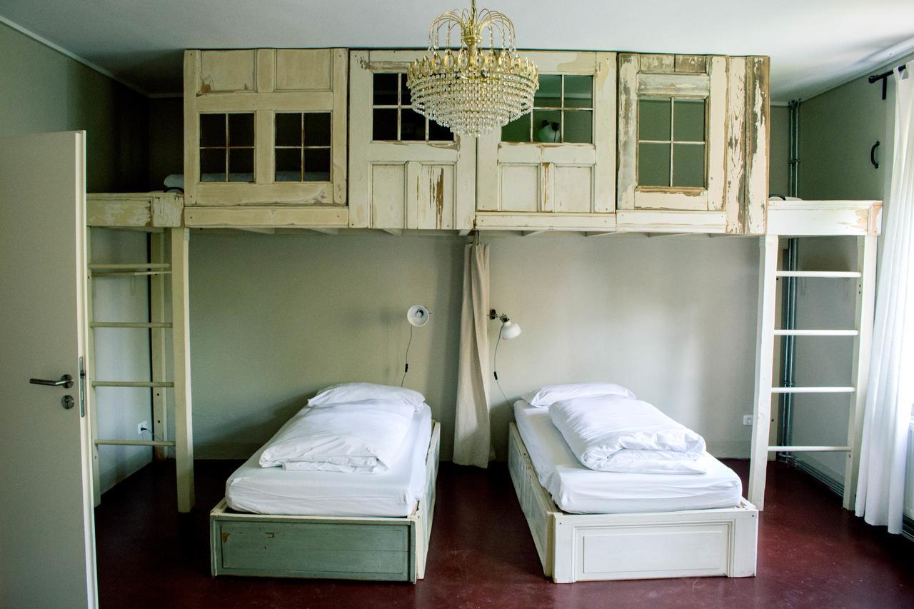 Vierbettzimmer mit Gemeinschaftsbad